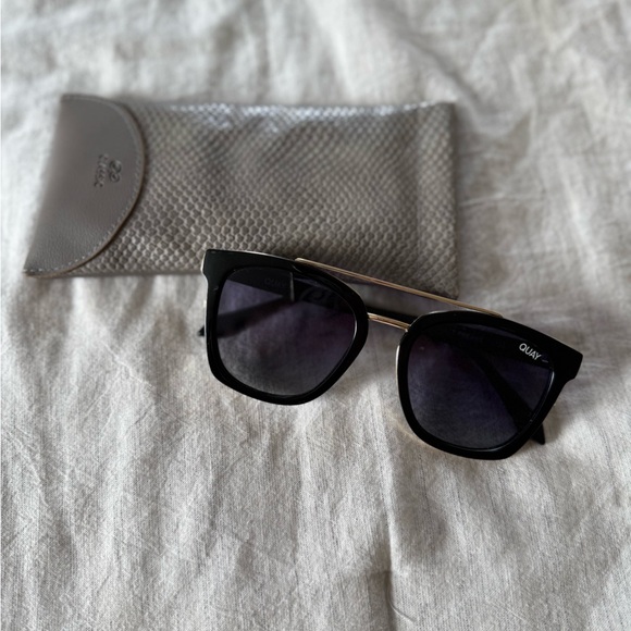 Quay Australia | Retired Sweet Dreams Sunglasses - Picture 1 of 6